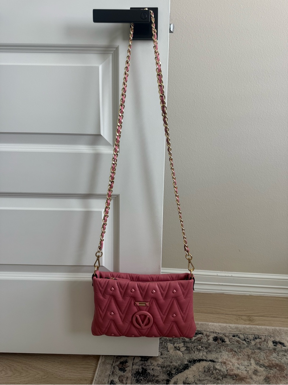 Valentino Quilted Rose Shoulder Bag with Gold Chain - Picture 3 of 6